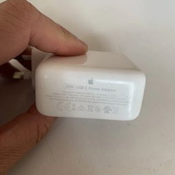 Apple USB-C Power Adapter 29W 1